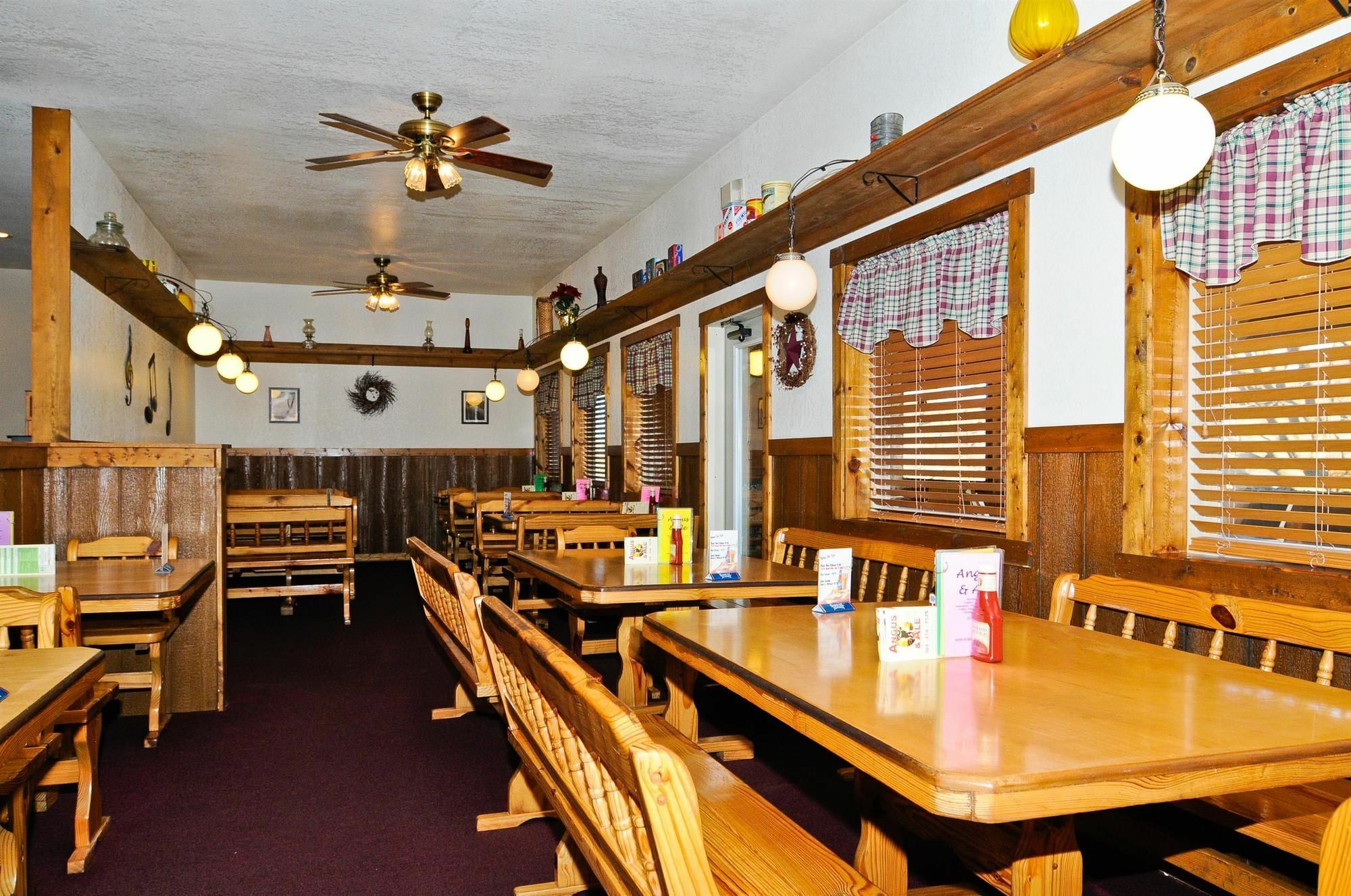伯克利斯普林斯贝斯特韦斯特必住Plus酒店 餐厅 照片